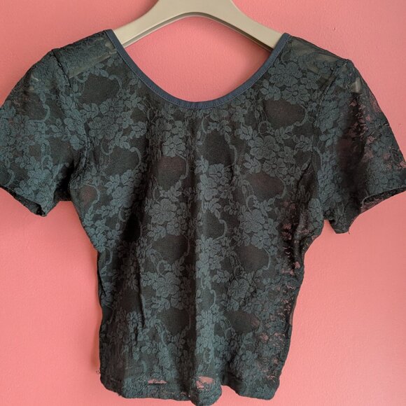 Lace Crop Top - Picture 2 of 3